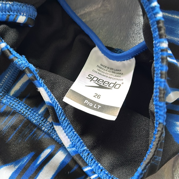 Speedo 26 blue fun print swimsuit - Picture 6 of 15